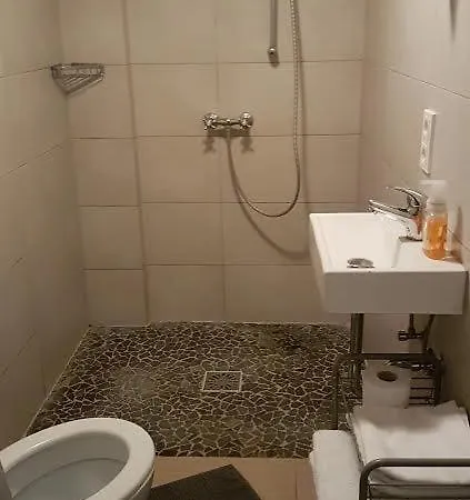 Quelle Nocleg ze śniadaniem 3*